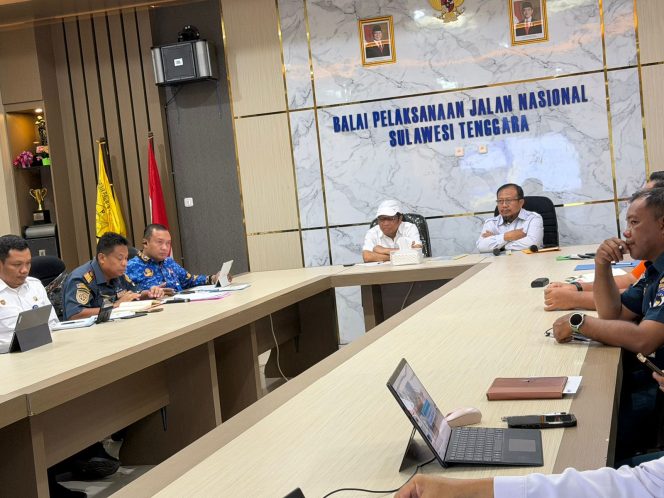 
					Kumpulkan 11 Instansi, Ridwan Bae Pastikan Arus Mudik Sultra Aman dan Terkendali